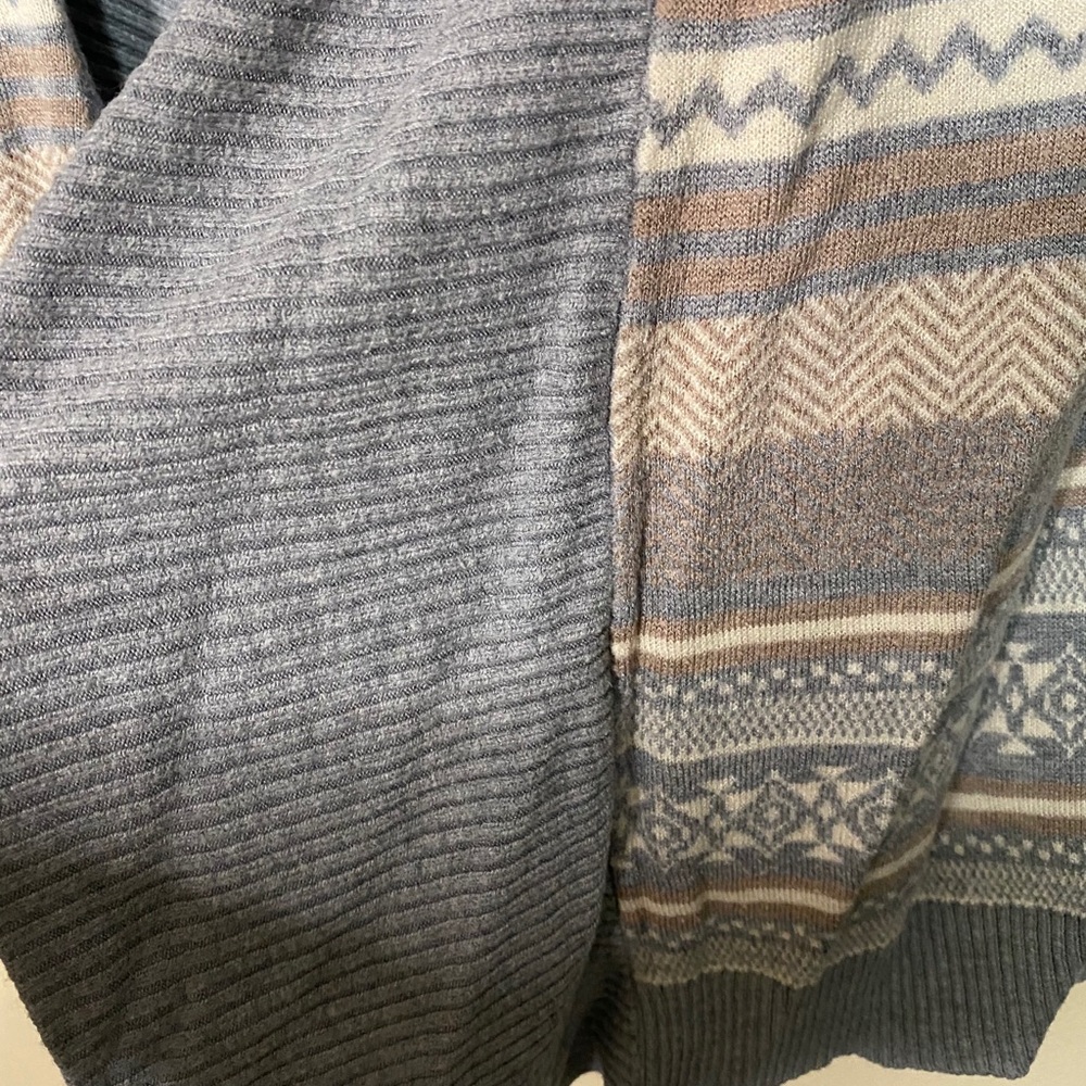 Maurices Aztec pattern cardigan - Picture 3 of 4